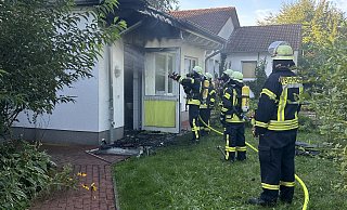 Die Feuerwehr rückte wegen des Brandes in der Küche des Kindergartens "Sonnenstrahl" aus. - Feuerwehr Rahden / Mark Ruhnau Die Feuerwehr rückte wegen des Brandes in der Küche des Kindergartens "Sonnenstrahl" aus. - Feuerwehr Rahden / Mark Ruhnau