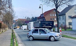 Auch dieses Auto muss wegen der Baustelle auf der Husener Straße umkehren. - Jens Reddeker Auch dieses Auto muss wegen der Baustelle auf der Husener Straße umkehren. - Jens Reddeker