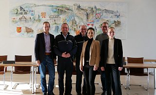 Citymanager Heiko Appelbaum (v. l.), die Polizeihauptkommissare Hubertus Kuhaupt und Michael Schütte, Basak Vorbohle (Violas Gewürze), Claus Josephs (Leiter des Ordnungsamtes) und Astrid Hunstig haben die Entwicklung der Innenstadt-Themen im Blick. - Astrid Hunstig Citymanager Heiko Appelbaum (v. l.), die Polizeihauptkommissare Hubertus Kuhaupt und Michael Schütte, Basak Vorbohle (Violas Gewürze), Claus Josephs (Leiter des Ordnungsamtes) und Astrid Hunstig haben die Entwicklung der Innenstadt-Themen im Blick. - Astrid Hunstig