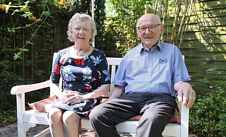 Sie feiern am Mittwoch, 14. Juni, Diamantene Hochzeit: Joseph und Brigitte Drappa sind seit 60 Jahren glücklich verheiratet und haben schon viel von der Welt gesehen. - Björn Kenter Sie feiern am Mittwoch, 14. Juni, Diamantene Hochzeit: Joseph und Brigitte Drappa sind seit 60 Jahren glücklich verheiratet und haben schon viel von der Welt gesehen. - Björn Kenter