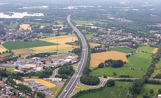 Am Sonntagmorgen wird es zeitweise Sperrungen der Autobahn 33 im Bereich Paderborn-Sennelager und Elsen geben. - (Archivbild) Niklas Tüns Am Sonntagmorgen wird es zeitweise Sperrungen der Autobahn 33 im Bereich Paderborn-Sennelager und Elsen geben. - (Archivbild) Niklas Tüns