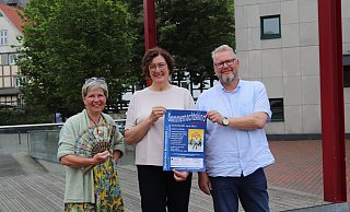 Carola Ritterhoff, Lilo Biermann und Karsten Biermann hoffen auf gutes Wetter und zahlreiches Erscheinen beim nächsten Sommernachtskino. - Celina Allard Carola Ritterhoff, Lilo Biermann und Karsten Biermann hoffen auf gutes Wetter und zahlreiches Erscheinen beim nächsten Sommernachtskino. - Celina Allard