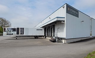 Bei Störmer Küchen aus Rödinghausen wird seit mehreren Monaten nicht mehr produziert. Das trifft besonders die Mitarbeiter, die täglich ins Werk kommen, und um ihre Löhne fürchten. - Florian Weyand Bei Störmer Küchen aus Rödinghausen wird seit mehreren Monaten nicht mehr produziert. Das trifft besonders die Mitarbeiter, die täglich ins Werk kommen, und um ihre Löhne fürchten. - Florian Weyand