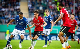 "Die letzten zehn Prozent kommen über Spielpraxis": Hat Noah Sarenren Bazee (l.) womöglich Chancen auf die Startelf? - Sarah Jonek Fotografie "Die letzten zehn Prozent kommen über Spielpraxis": Hat Noah Sarenren Bazee (l.) womöglich Chancen auf die Startelf? - Sarah Jonek Fotografie