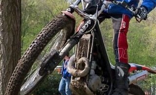 Diese 80er-Geländemaschine wurde aus der Vereinsgarage des DMSC am Leineweberring gestohlen. - Polizei Diese 80er-Geländemaschine wurde aus der Vereinsgarage des DMSC am Leineweberring gestohlen. - Polizei