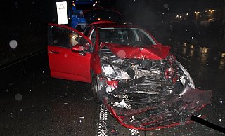 Der Citroën des Mannes aus Detmold ist bei dem Unfall erheblich beschädigt worden. - Polizei Minden-Lübbecke Der Citroën des Mannes aus Detmold ist bei dem Unfall erheblich beschädigt worden. - Polizei Minden-Lübbecke