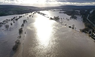 Zum Weihnachtsfest 2023 kommt im Kreis Höxter das Hochwasser. Seitdem hat sich im Kreis Höxter einiges getan. - Thomas Kube Zum Weihnachtsfest 2023 kommt im Kreis Höxter das Hochwasser. Seitdem hat sich im Kreis Höxter einiges getan. - Thomas Kube