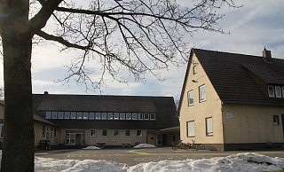 Der Grundschulstandort Büttendorf wird aufgelöst. Jetzt geht es um eine zukunftsträchtige Nachnutzung des Gebäudes samt Gelände. - Klaus Frensing Der Grundschulstandort Büttendorf wird aufgelöst. Jetzt geht es um eine zukunftsträchtige Nachnutzung des Gebäudes samt Gelände. - Klaus Frensing