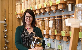 Martina Heggemann will ihren Unverpacktladen in Paderborn nicht aufgeben und hat dafür jetzt ein neues Konzept entwickelt. - Lena Henning Martina Heggemann will ihren Unverpacktladen in Paderborn nicht aufgeben und hat dafür jetzt ein neues Konzept entwickelt. - Lena Henning