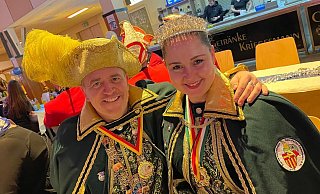 Das neue Mümmelprinzenpaar Nicolas Heinrich der Erste und Nadine Massey die Erste. - Karnevalsverein Hasi-Palau Das neue Mümmelprinzenpaar Nicolas Heinrich der Erste und Nadine Massey die Erste. - Karnevalsverein Hasi-Palau