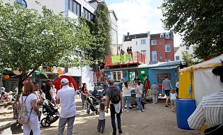 Der Linnenbauerplatz war der Anziehungspunkt für Familien. - Frank-Michael Kiel-Steinkamp Der Linnenbauerplatz war der Anziehungspunkt für Familien. - Frank-Michael Kiel-Steinkamp