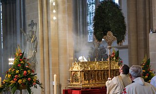 Der Libori-Schrein mit den Reliquien steht während der Festwoche im Chorraum des Paderborner Doms. - Andreas Zobe/NW Der Libori-Schrein mit den Reliquien steht während der Festwoche im Chorraum des Paderborner Doms. - Andreas Zobe/NW