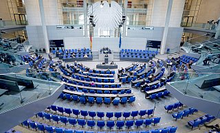Durch eine Wahlrechtsreform sollen zukünftig weniger Abgeordnete im Bundestag sitzen. - dpa Durch eine Wahlrechtsreform sollen zukünftig weniger Abgeordnete im Bundestag sitzen. - dpa