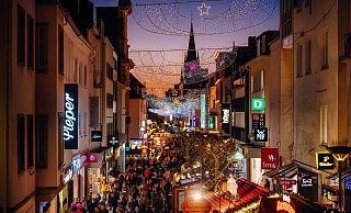 Die Stadt Paderborn wird die Beleuchtung beim Mitte November beginnenden Weihnachtsmarkt in der Innenstadt reduzieren. - (Archivbild 2021) Besim Mazhiqi/Stadt Paderborn Die Stadt Paderborn wird die Beleuchtung beim Mitte November beginnenden Weihnachtsmarkt in der Innenstadt reduzieren. - (Archivbild 2021) Besim Mazhiqi/Stadt Paderborn