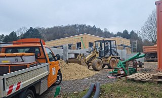 Noch sind die Bauarbeiten für die Kita "Im Flor" in vollem Gange. In zweieinhalb Monaten soll die Baustelle weichen und die Einrichtung eröffnen. - Yannick Sonntag Noch sind die Bauarbeiten für die Kita "Im Flor" in vollem Gange. In zweieinhalb Monaten soll die Baustelle weichen und die Einrichtung eröffnen. - Yannick Sonntag