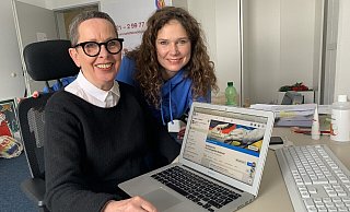 Zimmer, Wohnungen, Kleider-, Sach- oder Zeitspenden: Über die Plattform fluechtlingshilfe-bielefeld.de bündeln Jutta Geisler (l.) und Diana Pilger von der Stiftung Solidarität jetzt Angebote und Gesuche. - Ivonne Michel Zimmer, Wohnungen, Kleider-, Sach- oder Zeitspenden: Über die Plattform fluechtlingshilfe-bielefeld.de bündeln Jutta Geisler (l.) und Diana Pilger von der Stiftung Solidarität jetzt Angebote und Gesuche. - Ivonne Michel