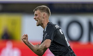 So jubelte Sebastian Klaas über seinen eminent wichtigen Ausgleichstreffer, der den SCP im Heimspiel gegen Wiesbaden zurück in die Spur brachte. - dpa So jubelte Sebastian Klaas über seinen eminent wichtigen Ausgleichstreffer, der den SCP im Heimspiel gegen Wiesbaden zurück in die Spur brachte. - dpa