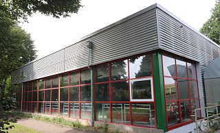 Das Lehrschwimmbecken Melbergen ist schon lange nicht mehr nutzbar. Jetzt wurde ein Sanierungskonzept verabschiedet. - Dirk Windmöller Das Lehrschwimmbecken Melbergen ist schon lange nicht mehr nutzbar. Jetzt wurde ein Sanierungskonzept verabschiedet. - Dirk Windmöller