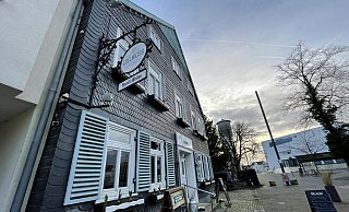 Das TV-Team von "Mein Lokal, Dein Lokal" dreht aktuell in Gütersloh und Bielefeld - unter anderem im "Edelweiss". - Lena Vanessa Bleck Das TV-Team von "Mein Lokal, Dein Lokal" dreht aktuell in Gütersloh und Bielefeld - unter anderem im "Edelweiss". - Lena Vanessa Bleck
