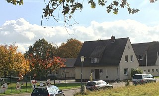 Die Dorfgemeinschaft für ein zukunftsfähiges Büttendorf (DGZB) macht sich immer wieder für den Erhalt der Grundschule vor Ort stark und hat auf eigene Kosten 2021 sogar ein Architekturbüro mit der Erstellung eines Konzeptes für den Fortbestand der Schule beauftragt. - Archivfoto DGZB Die Dorfgemeinschaft für ein zukunftsfähiges Büttendorf (DGZB) macht sich immer wieder für den Erhalt der Grundschule vor Ort stark und hat auf eigene Kosten 2021 sogar ein Architekturbüro mit der Erstellung eines Konzeptes für den Fortbestand der Schule beauftragt. - Archivfoto DGZB