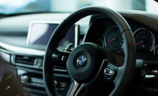 Die Täter hatten es in allen drei Fällen auf Fahrzeuge der Marke BMW abgesehen. - Pixabay (Symbolfoto) Die Täter hatten es in allen drei Fällen auf Fahrzeuge der Marke BMW abgesehen. - Pixabay (Symbolfoto)