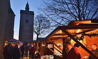 Der Adventsbummel soll auch in diesem Jahr Besucher zur Stiftskirche locken. - Mareike Patock Der Adventsbummel soll auch in diesem Jahr Besucher zur Stiftskirche locken. - Mareike Patock