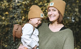 Alina Christianhemmers (30) ist im Kreis Gütersloh aufgewachsen. Mittlerweile lebt sie in Düsseldorf. Dort entwirft sie alle Vorlagen für ihre Kinderprodukte selbst. - Little Who Alina Christianhemmers (30) ist im Kreis Gütersloh aufgewachsen. Mittlerweile lebt sie in Düsseldorf. Dort entwirft sie alle Vorlagen für ihre Kinderprodukte selbst. - Little Who
