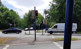 Sechs Ampelmasten im Kreuzungsbereich Heinz-Nixdorf-Ring/Dubelohstraße sind besprüht worden. - Stadt Paderborn Sechs Ampelmasten im Kreuzungsbereich Heinz-Nixdorf-Ring/Dubelohstraße sind besprüht worden. - Stadt Paderborn
