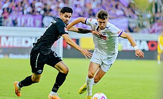 Raphael Obermair (l.) ist längst eine wichtige Stütze im Spiel des SC Paderborn. - BESIM MAZHIQI Raphael Obermair (l.) ist längst eine wichtige Stütze im Spiel des SC Paderborn. - BESIM MAZHIQI