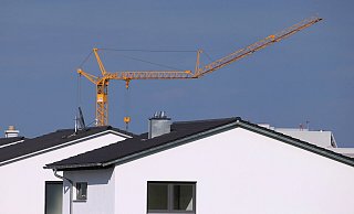 Inflation und Kostenexplosionen im Bausektor halten immer mehr Bürger im Kreis Herford davon ab, ein eigenes Heim zu bauen oder eine Immobilie zu kaufen. - picture alliance / dpa-tmn Inflation und Kostenexplosionen im Bausektor halten immer mehr Bürger im Kreis Herford davon ab, ein eigenes Heim zu bauen oder eine Immobilie zu kaufen. - picture alliance / dpa-tmn