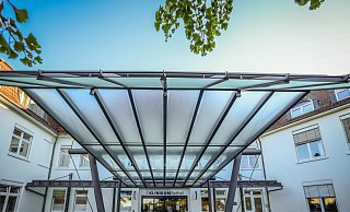 Im Evangelischen Klinikum Bethel wurde man ebenso wie in den anderen Kliniken der Stadt von der neuen Testverordnung des Landes überrascht. Diese greift schon am 23. Dezember. - Sarah Jonek Im Evangelischen Klinikum Bethel wurde man ebenso wie in den anderen Kliniken der Stadt von der neuen Testverordnung des Landes überrascht. Diese greift schon am 23. Dezember. - Sarah Jonek