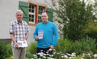 Hans-Peter Tietze vom Werburg-Verein (l.) und Museumsleiter Jan-Nikolas Döllinger laden zu verschiedenen Veranstaltungen in und an der Werburg ein. - Britta Bohnenkamp-Schmidt Hans-Peter Tietze vom Werburg-Verein (l.) und Museumsleiter Jan-Nikolas Döllinger laden zu verschiedenen Veranstaltungen in und an der Werburg ein. - Britta Bohnenkamp-Schmidt