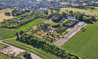 Die zwölf ehemaligen Deponieflächen liegen südlich der Bergstraße und östlich von Bornholte-Bahnhof. Sechs Altlasten wurden bereits bis 2017 saniert, nun nimmt der Kreis Gütersloh die nächste in Angriff. - Roland Thöring Die zwölf ehemaligen Deponieflächen liegen südlich der Bergstraße und östlich von Bornholte-Bahnhof. Sechs Altlasten wurden bereits bis 2017 saniert, nun nimmt der Kreis Gütersloh die nächste in Angriff. - Roland Thöring