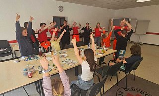 Super Stimmung herrschte gleich beim ersten Treffen der neu gegründeten Jugendrotkreuzgruppe der acht- bis 12-jährigen Mini-Retter am Dienstag. - Alexandra Stratmeier Super Stimmung herrschte gleich beim ersten Treffen der neu gegründeten Jugendrotkreuzgruppe der acht- bis 12-jährigen Mini-Retter am Dienstag. - Alexandra Stratmeier