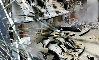 Einbrecher sind bei einem Juwelier zwischen Jahnplatz und Friedrich-Ebert-Straße eingedrungen. - Symbolfoto: Patrick Menzel Einbrecher sind bei einem Juwelier zwischen Jahnplatz und Friedrich-Ebert-Straße eingedrungen. - Symbolfoto: Patrick Menzel