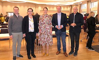 Die Kreisvorsitzende Corinna Rotte (Mitte) und die Workshopleiter (v. l.) Kevin Gniosdorz, Sabrina Henneke, Christoph Klausing und Heinz Paus. - Susanne Göbel Die Kreisvorsitzende Corinna Rotte (Mitte) und die Workshopleiter (v. l.) Kevin Gniosdorz, Sabrina Henneke, Christoph Klausing und Heinz Paus. - Susanne Göbel