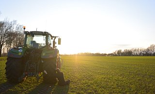 Liebe zur Landwirtschaft: Mit dem Foto "Trecker im Arm" ging es 2020 für den Agrarblogger auf Instagram los. - Pelzer Liebe zur Landwirtschaft: Mit dem Foto "Trecker im Arm" ging es 2020 für den Agrarblogger auf Instagram los. - Pelzer