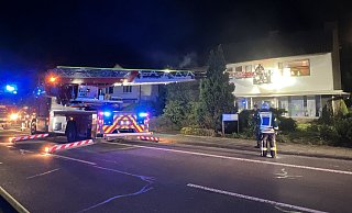 Die Feuerwehr hatte den Brand an der Steinhagener Straße schnell unter Kontrolle. - Thorsten Heß Die Feuerwehr hatte den Brand an der Steinhagener Straße schnell unter Kontrolle. - Thorsten Heß