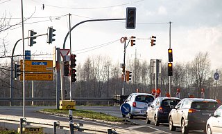 Die provisorische Ampel an der Lärmschutzwand-Baustelle zeigt nach Ansicht der CDU, dass eine bessere Taktung für den Verkehrsfluss möglich ist. - Niklas Tüns Die provisorische Ampel an der Lärmschutzwand-Baustelle zeigt nach Ansicht der CDU, dass eine bessere Taktung für den Verkehrsfluss möglich ist. - Niklas Tüns