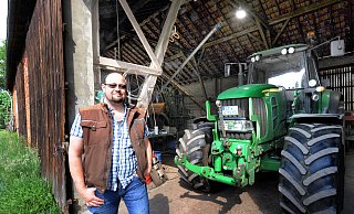 Bauer Bettermann muss nach Jahrzehnten die Hofstelle Meier zu Hollen verlassen - der Hofbesitzer hat ihm den Pachtvertrag gekündigt. - Andreas Fruecht Bauer Bettermann muss nach Jahrzehnten die Hofstelle Meier zu Hollen verlassen - der Hofbesitzer hat ihm den Pachtvertrag gekündigt. - Andreas Fruecht