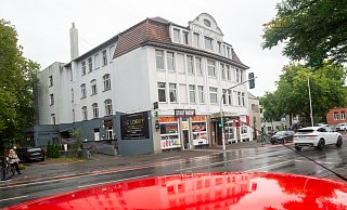 Streitpunkt: Die Stadt wollte das denkmalgeschützte Gebäude am Banhhof per Vorkaufsrecht erwerben und scheiterte. - Ralf Bittner Streitpunkt: Die Stadt wollte das denkmalgeschützte Gebäude am Banhhof per Vorkaufsrecht erwerben und scheiterte. - Ralf Bittner
