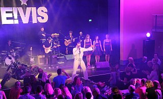 Der King lebt: Elvis and the hipshooters aus Paderborn sind ebenfalls in Nieheim zu Gast. - Band Der King lebt: Elvis and the hipshooters aus Paderborn sind ebenfalls in Nieheim zu Gast. - Band