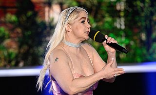 Sandra Bredehorn-Menne (47) aus Herford tritt bei DSDS 2024 an. - Foto: RTL / Markus Hertrich Sandra Bredehorn-Menne (47) aus Herford tritt bei DSDS 2024 an. - Foto: RTL / Markus Hertrich