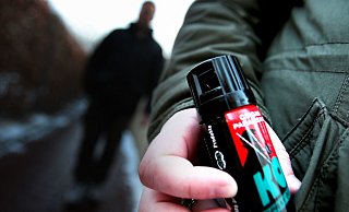 Mit Pfefferspray attackierten die vermummten Täter einen 21-Jährigen in der Paderborner Südstadt. Der reagierte aber wohl anders als erwartet. - Gerald Dunkel Mit Pfefferspray attackierten die vermummten Täter einen 21-Jährigen in der Paderborner Südstadt. Der reagierte aber wohl anders als erwartet. - Gerald Dunkel
