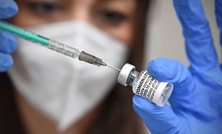 Die Berliner Charité bietet ihrem Personal Auffrischungsimpfungen zum Schutz vor dem Coronavirus an. - picture alliance Die Berliner Charité bietet ihrem Personal Auffrischungsimpfungen zum Schutz vor dem Coronavirus an. - picture alliance