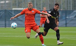 SCP-Stürmer Felix Platte (l.), hier im Duell gegen den Aachener Mika Hanraths, traf bei seinem Comeback zum 2:0. - Kim Liebeck/SC Paderborn 07 SCP-Stürmer Felix Platte (l.), hier im Duell gegen den Aachener Mika Hanraths, traf bei seinem Comeback zum 2:0. - Kim Liebeck/SC Paderborn 07