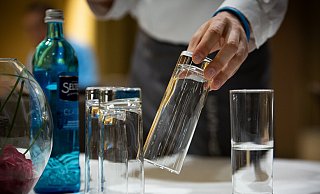 Ein Großteil der Beschäftigten in Restaurants, Cafés und Hotels arbeitet zu Niedriglöhnen – und hat wegen Corona schlechte Jobperspektiven, kritisiert die NGG. - NGG/Alireza Khalili Ein Großteil der Beschäftigten in Restaurants, Cafés und Hotels arbeitet zu Niedriglöhnen – und hat wegen Corona schlechte Jobperspektiven, kritisiert die NGG. - NGG/Alireza Khalili