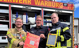 Florian Mantel (v. l.), Markus Grieße und Christoph Fuest, die Ersteller der Umfrage, werben fürs Mitmachen. - FFW Warburg Florian Mantel (v. l.), Markus Grieße und Christoph Fuest, die Ersteller der Umfrage, werben fürs Mitmachen. - FFW Warburg