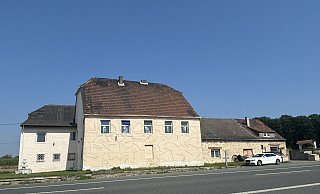 In dieses Haus, das auch mal "Tempel der Lust" hieß, an der B1 zwischen Geseke und Salzkotten wurde die Frau verschleppt. - Jens Reddeker In dieses Haus, das auch mal "Tempel der Lust" hieß, an der B1 zwischen Geseke und Salzkotten wurde die Frau verschleppt. - Jens Reddeker