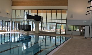 Das Höxteraner Hallenbad hat wöchentlich dreieinhalb Stunden weniger für die Öffentlichkeit geöffnet. - Simone Flörke Das Höxteraner Hallenbad hat wöchentlich dreieinhalb Stunden weniger für die Öffentlichkeit geöffnet. - Simone Flörke